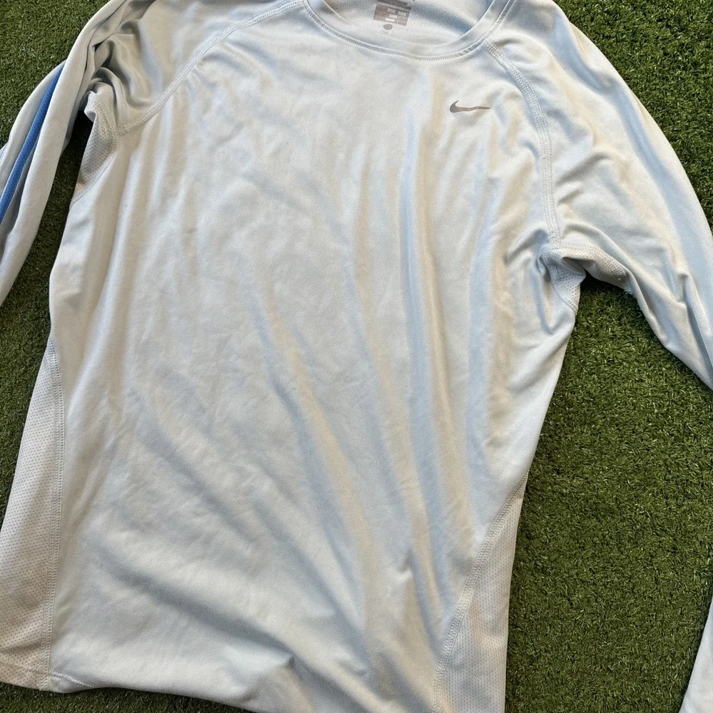 Nike Dri-Fit Purple Crewneck Long Sleeve‎ Athletic Tee Shirt Medium Polyester
